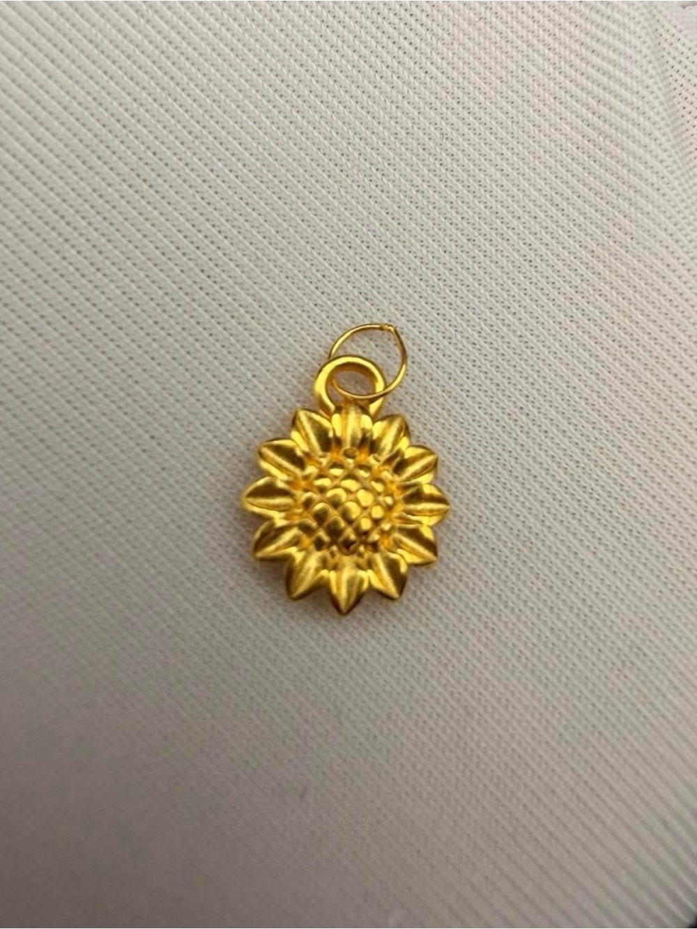24K Solid Gold Sunflower Pendant Lucky Charm Necklace With Certificate - Picture 2 of 6